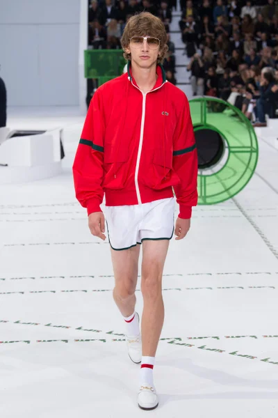 Look 18